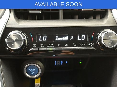 Used 2021 Toyota Venza LE w/ Carpet Mat Package (TMS) AWD/4WD image 22