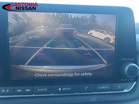 Used 2023 Nissan Rogue S image 34