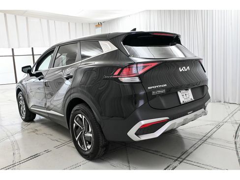 Used 2023 Kia Sportage LX image 5
