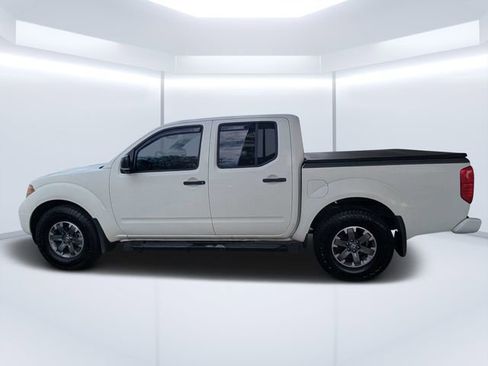 Used 2017 Nissan Frontier Desert Runner RWD image 6