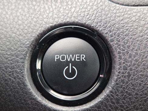 Used 2025 Toyota Camry SE FWD image 35