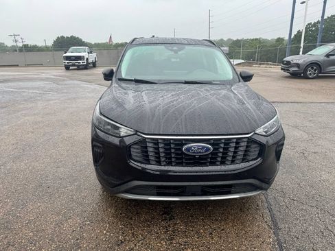 Used 2023 Ford Escape Active w/ Tech Pack #2 FWD image 2