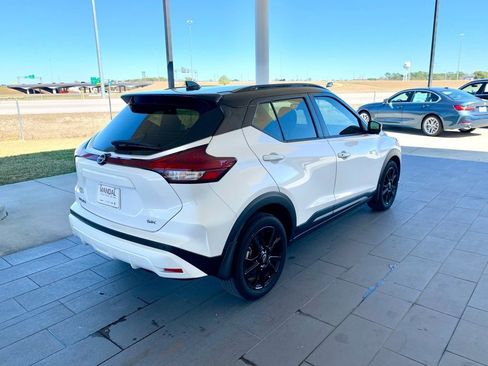 Used 2024 Nissan Kicks SR image 4