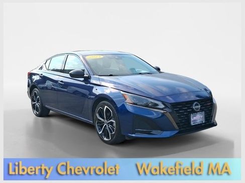 Used 2023 Nissan Altima 2.5 SR AWD/4WD image 1