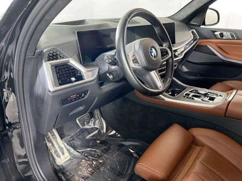Used 2023 BMW X7 xDrive40i w/ M Sport Package image 9