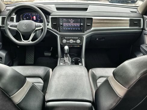 Used 2021 Volkswagen Atlas SEL Premium image 10