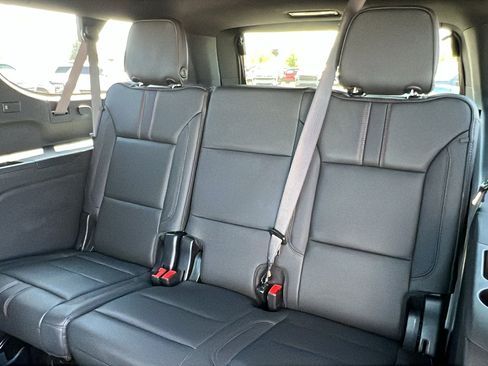 Certified 2025 Chevrolet Suburban RST w/ Comfort Package AWD/4WD image 16