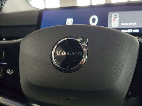 New 2025 Volvo EX90 Ultra image 32