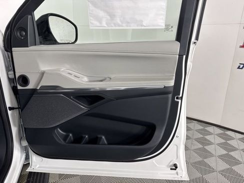 New 2025 Lincoln Navigator Reserve image 22