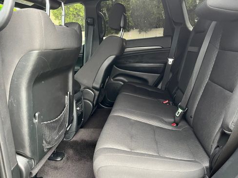 Used 2018 Jeep Grand Cherokee Laredo AWD/4WD image 25