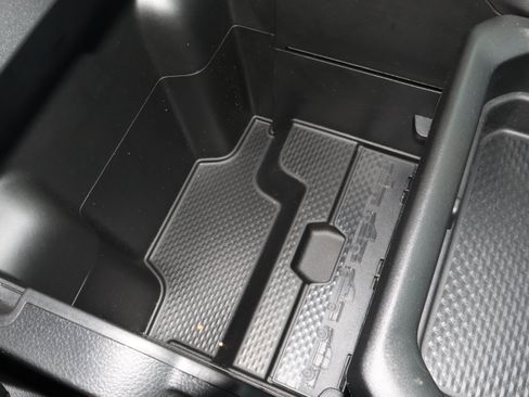 Used 2022 RAM 1500 Big Horn AWD/4WD image 34