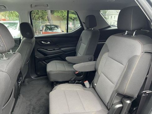 Used 2020 Chevrolet Traverse LT w/ Driver Confidence II Package AWD/4WD image 8