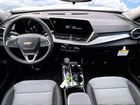New 2026 Chevrolet Trax LT image 5