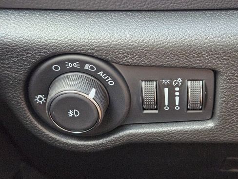 New 2026 Chrysler Pacifica Select image 23