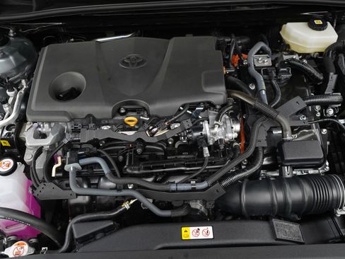 Used 2025 Toyota Camry XSE AWD/4WD image 27