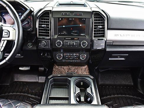 Used 2019 Ford F250 Lariat w/ Lariat Ultimate Package AWD/4WD image 30