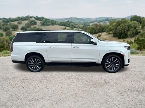 Used 2021 Cadillac Escalade ESV Sport RWD image 11