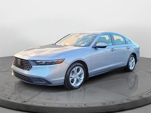 Certified 2023 Honda Accord LX image 3