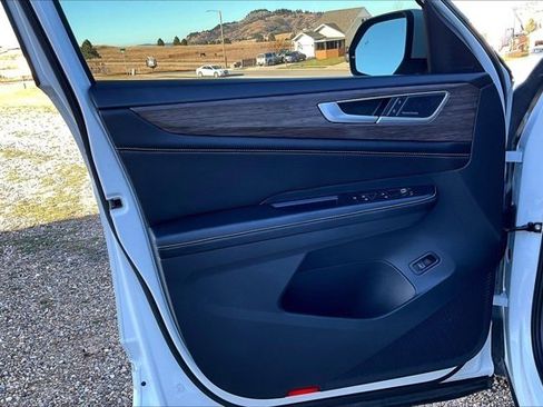 Used 2024 Volkswagen Atlas SEL Premium R-Line image 20