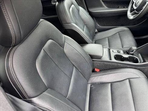 Used 2019 Volvo XC40 T5 Momentum AWD/4WD image 20