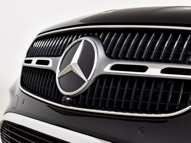 Certified 2025 Mercedes-Benz GLC 300 image 8