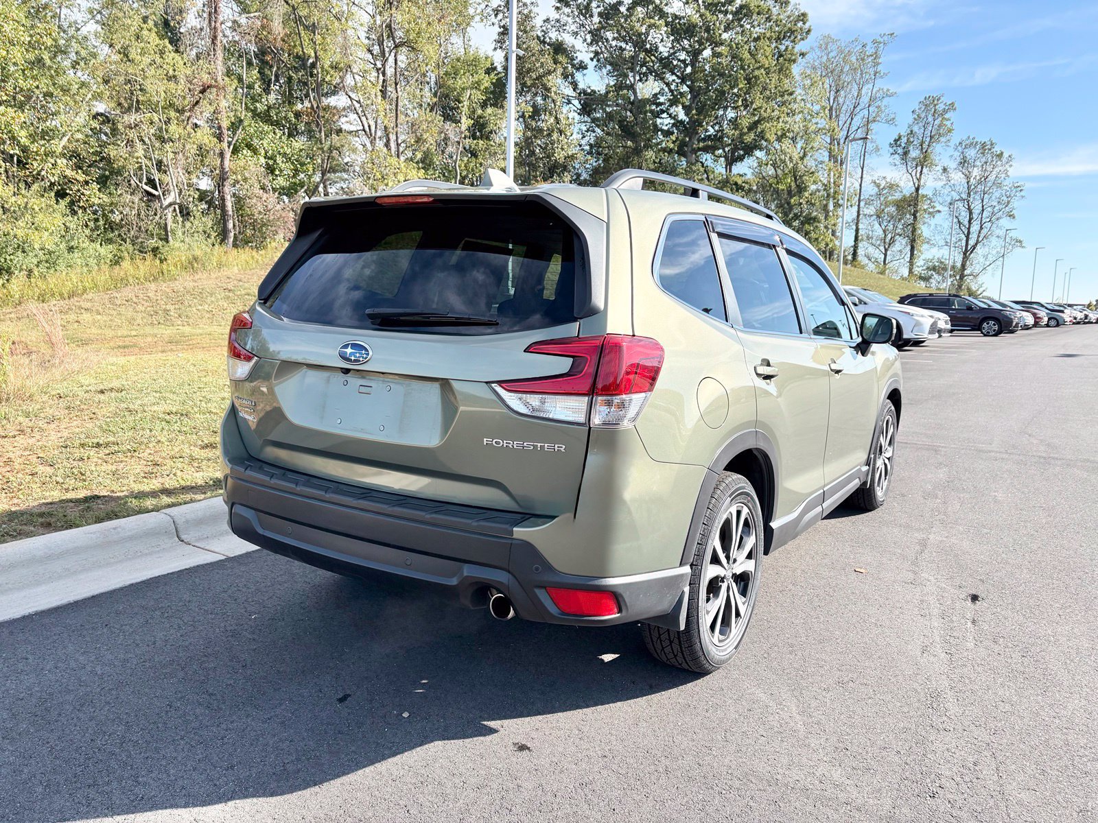 Used 2021 Subaru Forester Limited AWD/4WD image 9