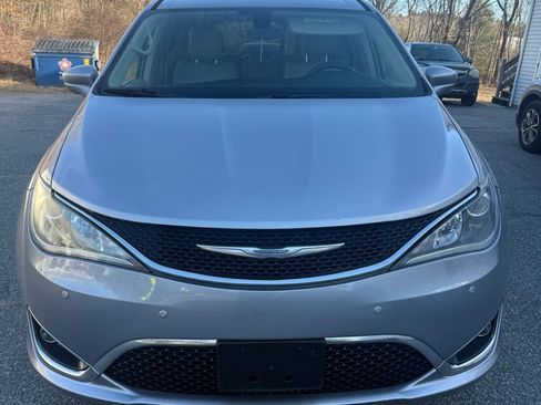 Used 2017 Chrysler Pacifica Touring-L w/ Tire & Wheel Group image 3