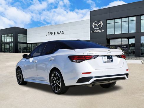 Used 2024 Nissan Sentra SR w/ SR Premium Package image 2