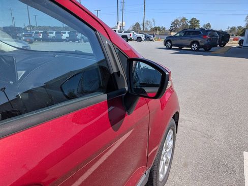 Used 2019 Ford EcoSport SE w/ SE Convenience Package image 11