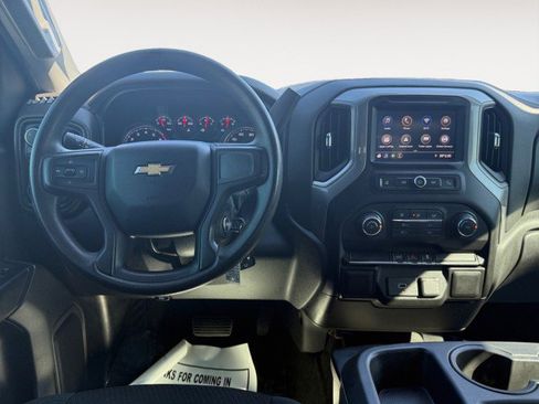 Used 2020 Chevrolet Silverado 1500 Custom w/ Custom Value Package image 2