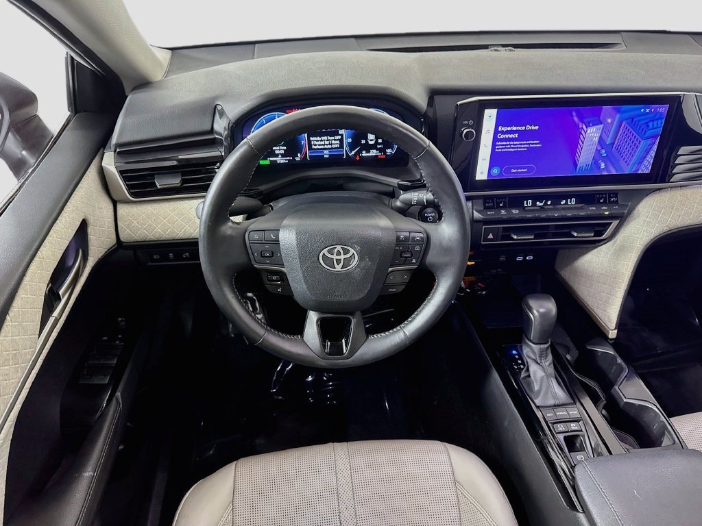 Used 2025 Toyota Camry XLE FWD image 16