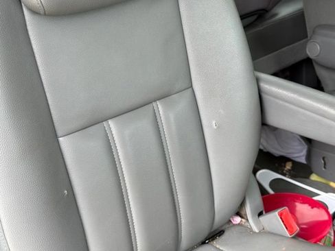 Used 2010 Chrysler Town & Country Touring FWD image 26