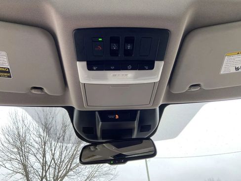 Used 2021 Nissan Rogue SL w/ Premium Package image 17