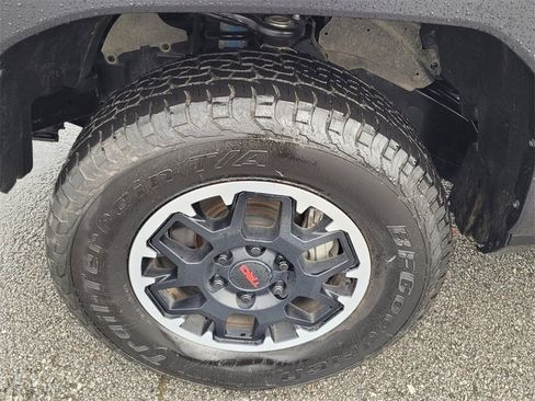 Used 2024 Toyota Tacoma TRD Off-Road image 15