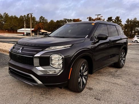 New 2026 Mitsubishi Outlander SEL FWD image 3