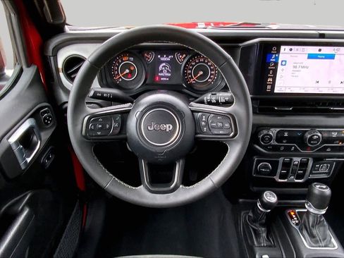 Used 2025 Jeep Wrangler Unlimited Sport AWD/4WD image 6