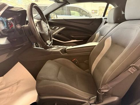 Used 2017 Chevrolet Camaro SS RWD image 8