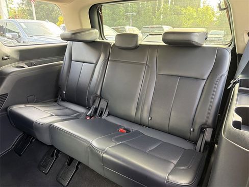 Used 2024 Ford Expedition XLT image 27