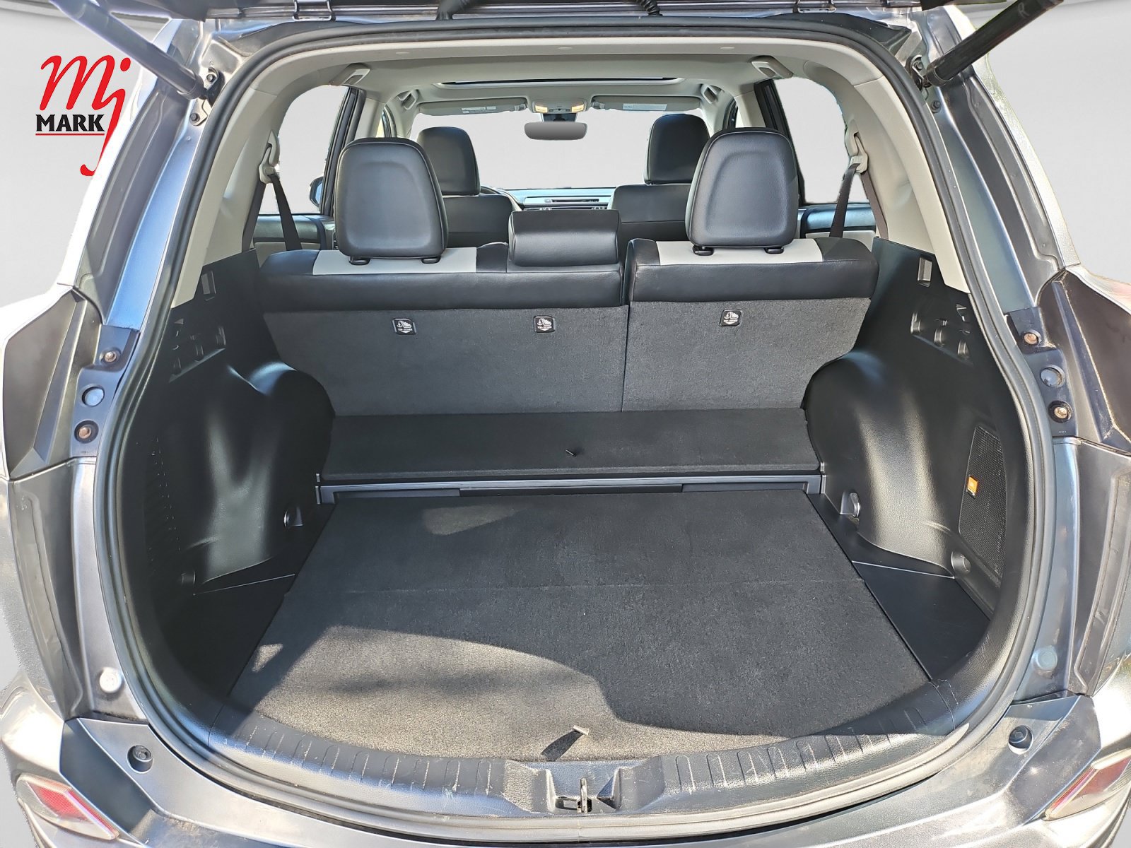 Used 2017 Toyota RAV4 Limited w/ Advanced Technology Package AWD/4WD image 17