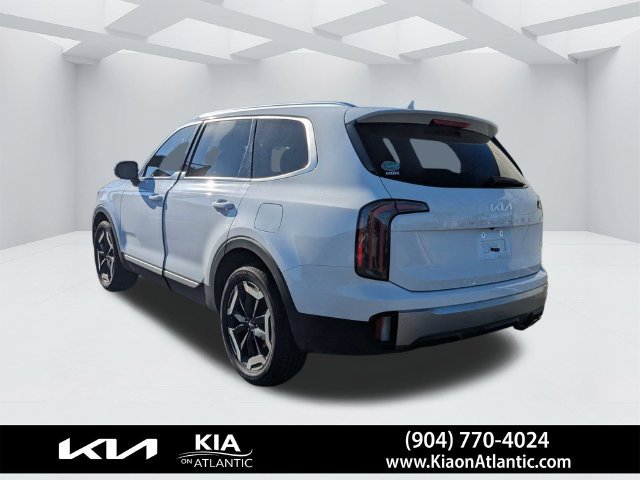 Certified 2025 Kia Telluride EX w/ EX Captain's Chair Package FWD image 5
