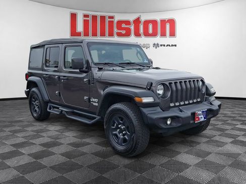 Used 2019 Jeep Wrangler Unlimited Sport AWD/4WD image 3