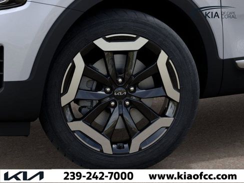 New 2025 Kia Telluride S image 9