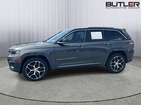 Used 2022 Jeep Grand Cherokee Summit AWD/4WD image 3
