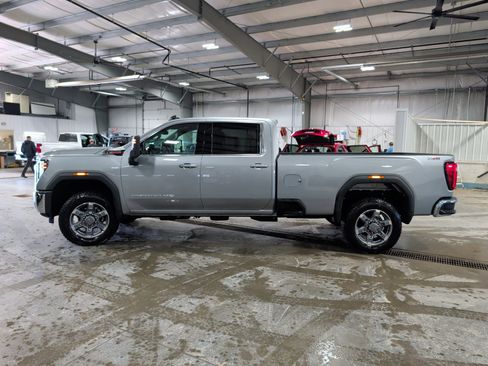 Used 2025 GMC Sierra 3500 SLE w/ SLE Value Package image 5