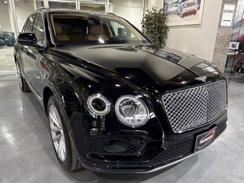 Used 2017 Bentley Bentayga image 19