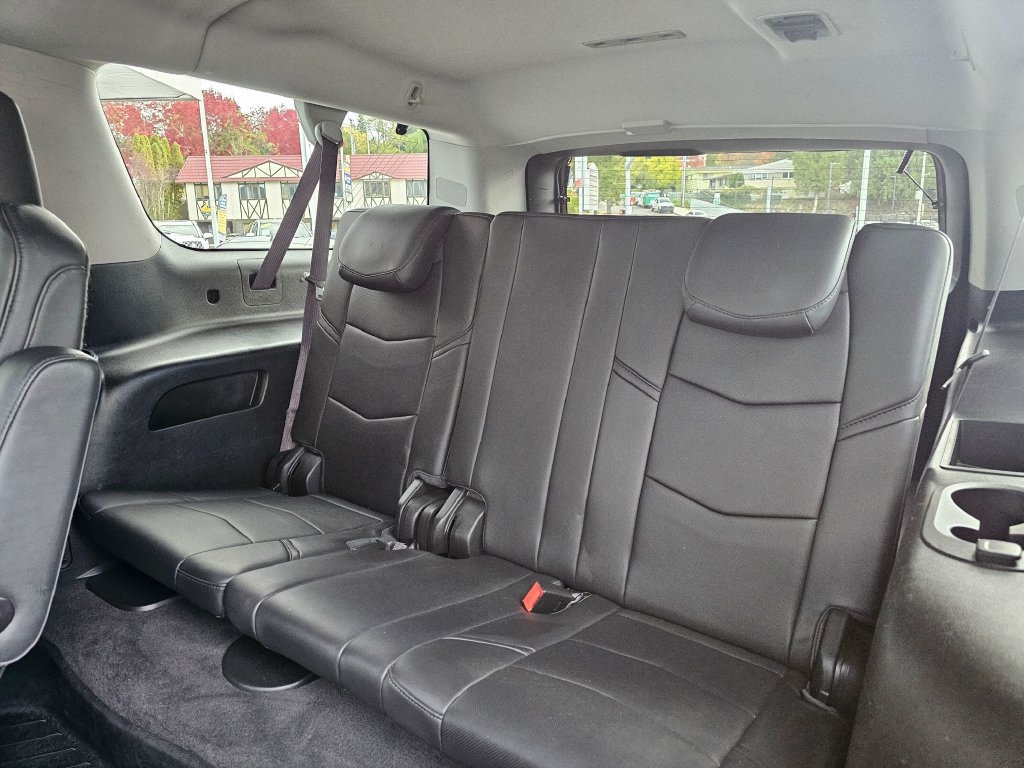 Used 2016 Cadillac Escalade ESV Luxury AWD/4WD image 17