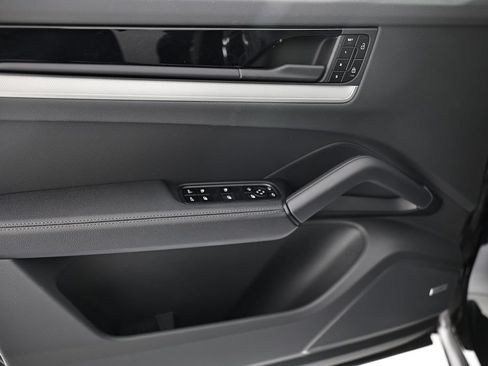 New 2026 Porsche Cayenne AWD/4WD image 19