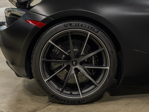 Used 2020 McLaren 720S Spider image 36