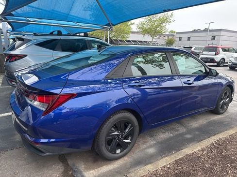 Used 2023 Hyundai Elantra SEL image 8
