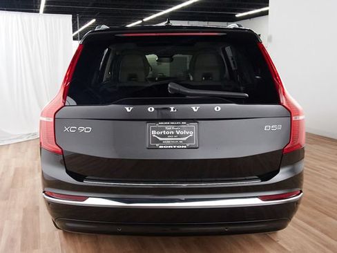 Certified 2025 Volvo XC90 B5 Plus w/ Protection Package Premier AWD/4WD image 5